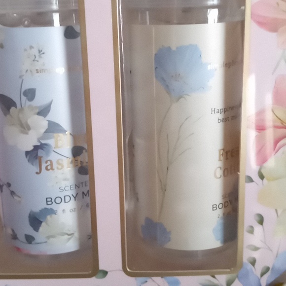 Simple Pleasures Body Mist Set - Picture 3 of 4